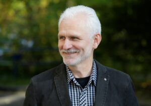 Ales Bialiatski nobel prize winner in peace 2022