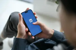 linkedin tips for hospital administrators