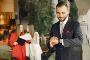 How to Dress for a Wedding Function on a Budget?